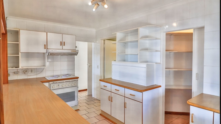 To Let 5 Bedroom Property for Rent in Vermont Western Cape